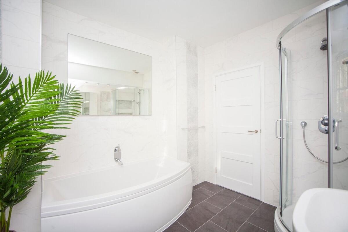 ※ Spacious Georgian Coach House & With Parking Bath Exteriör bild